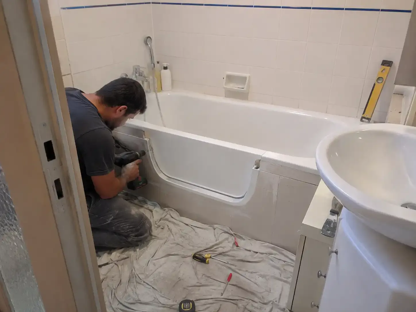 Image installateur douche senior 8 habitat loisirs seniors